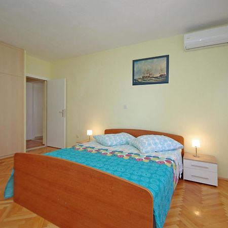 Apartments Ribarevic Makarska Rum bild