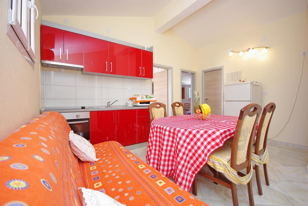 Apartments Ribarevic Makarska Rum bild